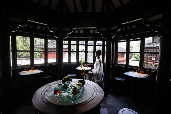 国信配资 文汇视讯｜“海上第一茶楼”焕新归来，豫园湖心亭以“活态保护”重塑城市地标