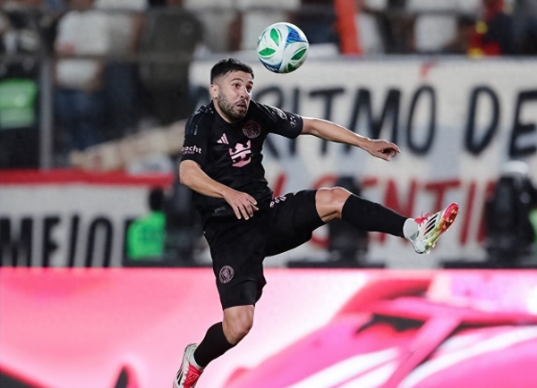 锦牛网 阿尔巴跟随布斯克茨宣布退役挂靴, 梅西的朋友队又少了一人